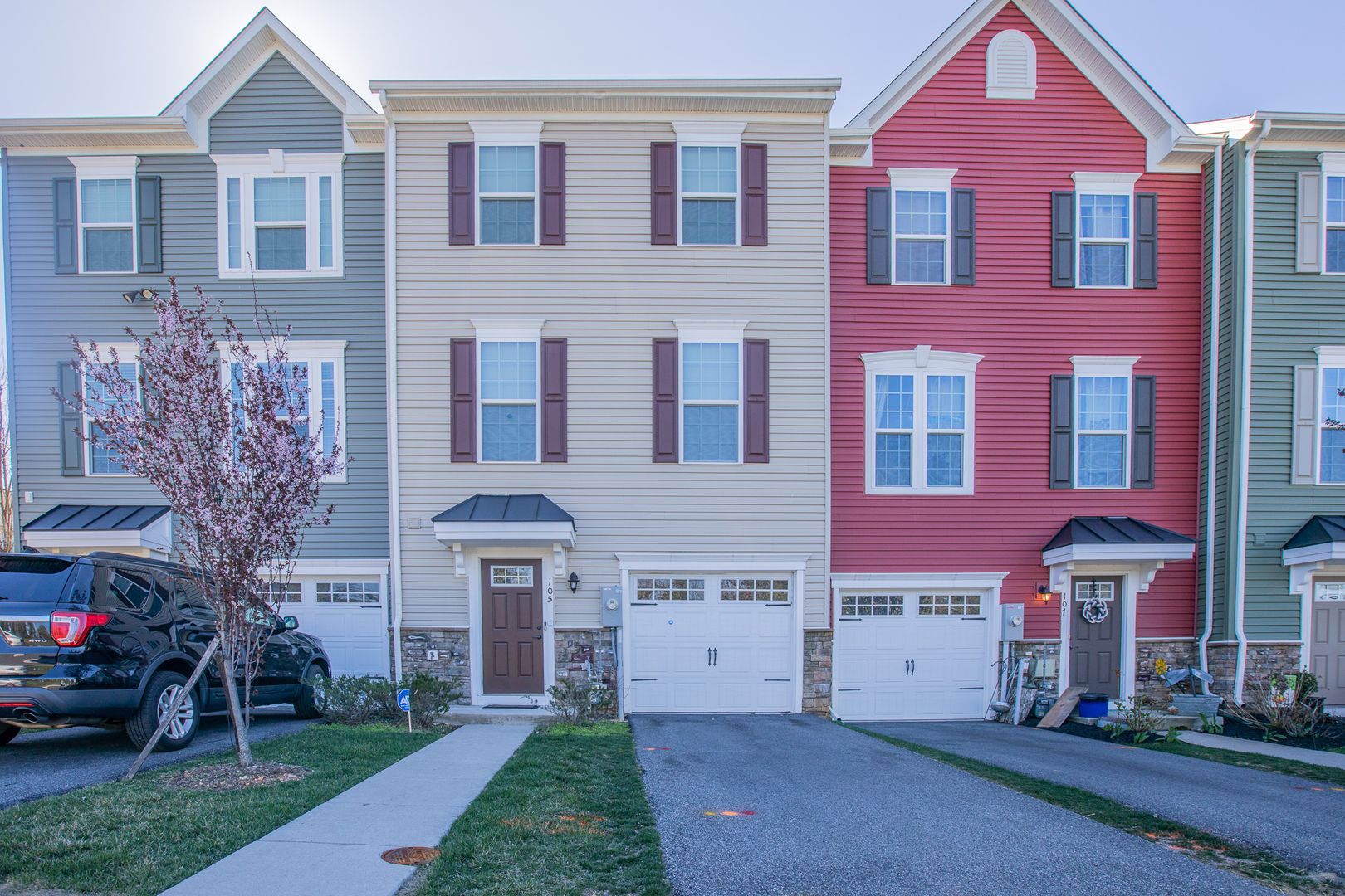Brooklyn Park Townhome: 105 Reddish Hill Way