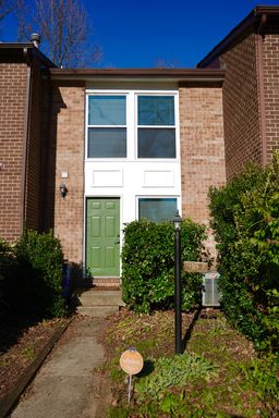 Lovely 2 BR/1.5 BA Townhome in Village of Wilde Lake! – photo 1