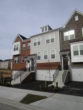 Lovely 4 BR/3.5 BA Townhome in Hanover!