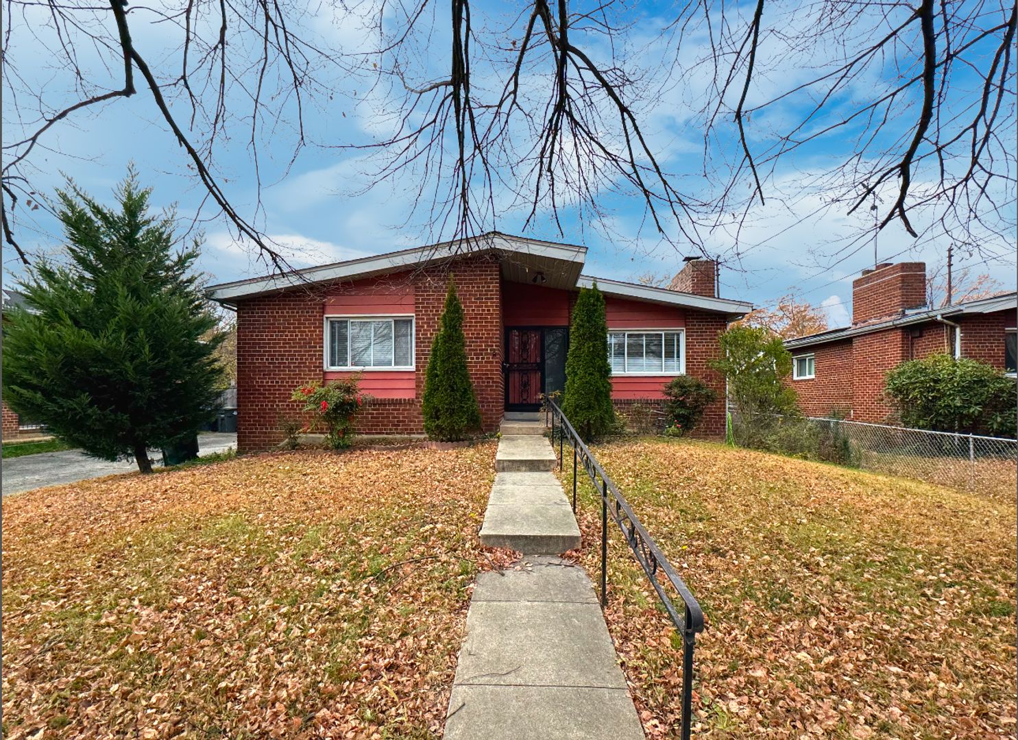 Washington House: 4208 19th Pl NE