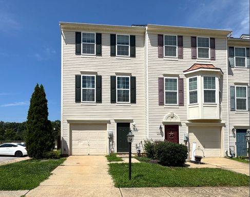 Beautiful 2 BR/2.5 BA EOG Townhome in Tanyard Springs! – photo 1