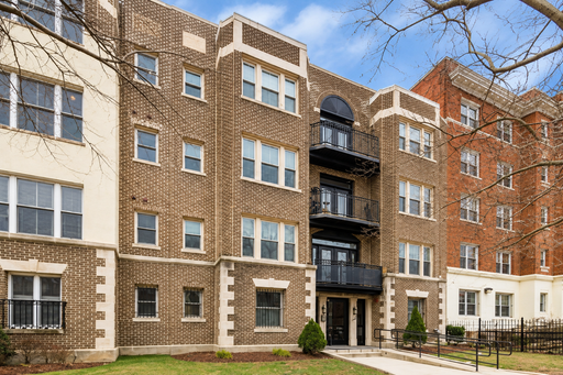 Charming Studio Condo with 1 BR in Columbia Heights! – photo 1