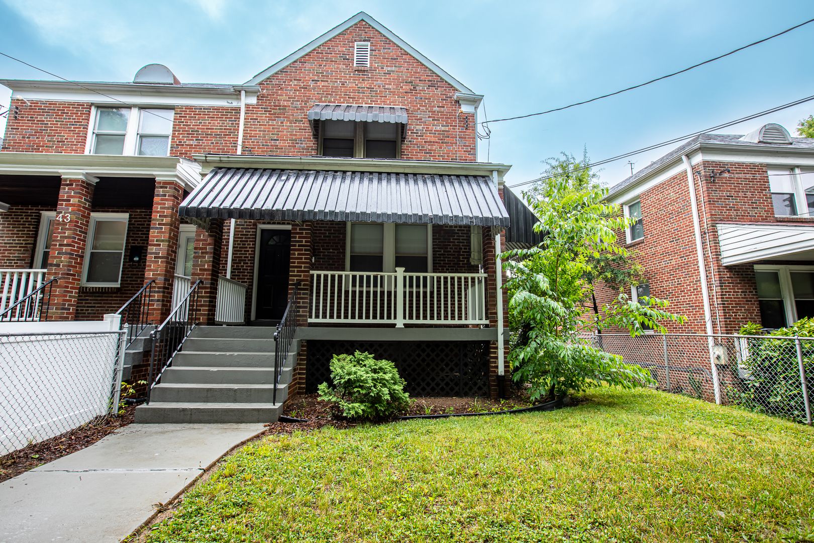 Washington Townhome: 41 Allison St NE