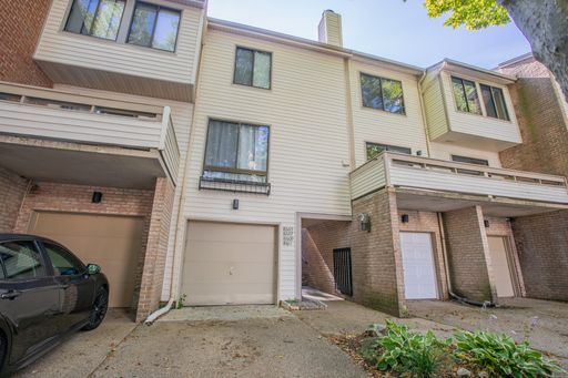 Charming 2 BR/1.5 BA Townhome in Montgomery Village! – photo 1