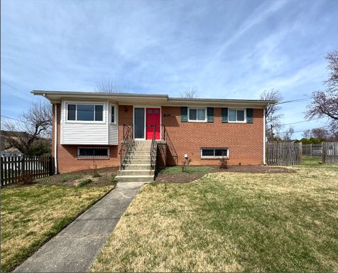 Charming 3 BR/2 BA Single-Family Home in Silver Spring! – photo 1