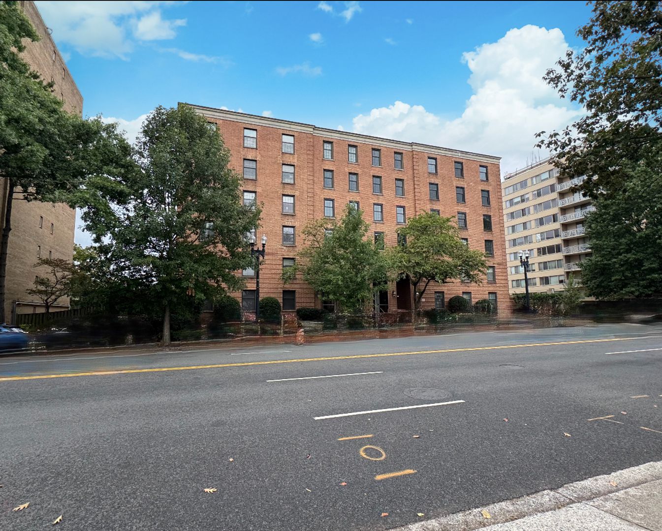 Washington Condo: 2828 Wisconsin Ave NW