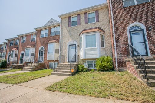Lovely 3 BR/2.5 BA Townhome in Clinton!