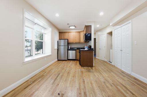Lovely 2 BR/1 BA Condo in Langston! – photo 1