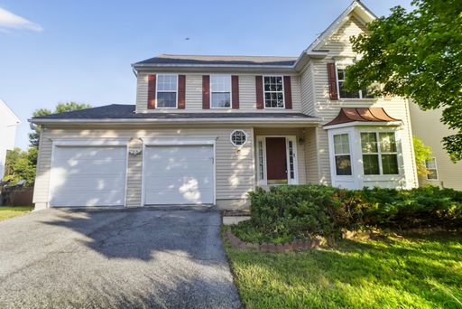 Spacious 4 BR/3.5 BA Single-Family Home in Fort Washington!