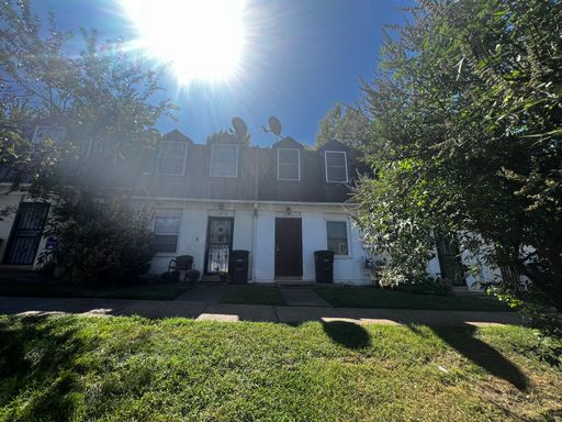 Charming 2 BR/1 BA Townhome in Hyattsville! – photo 1