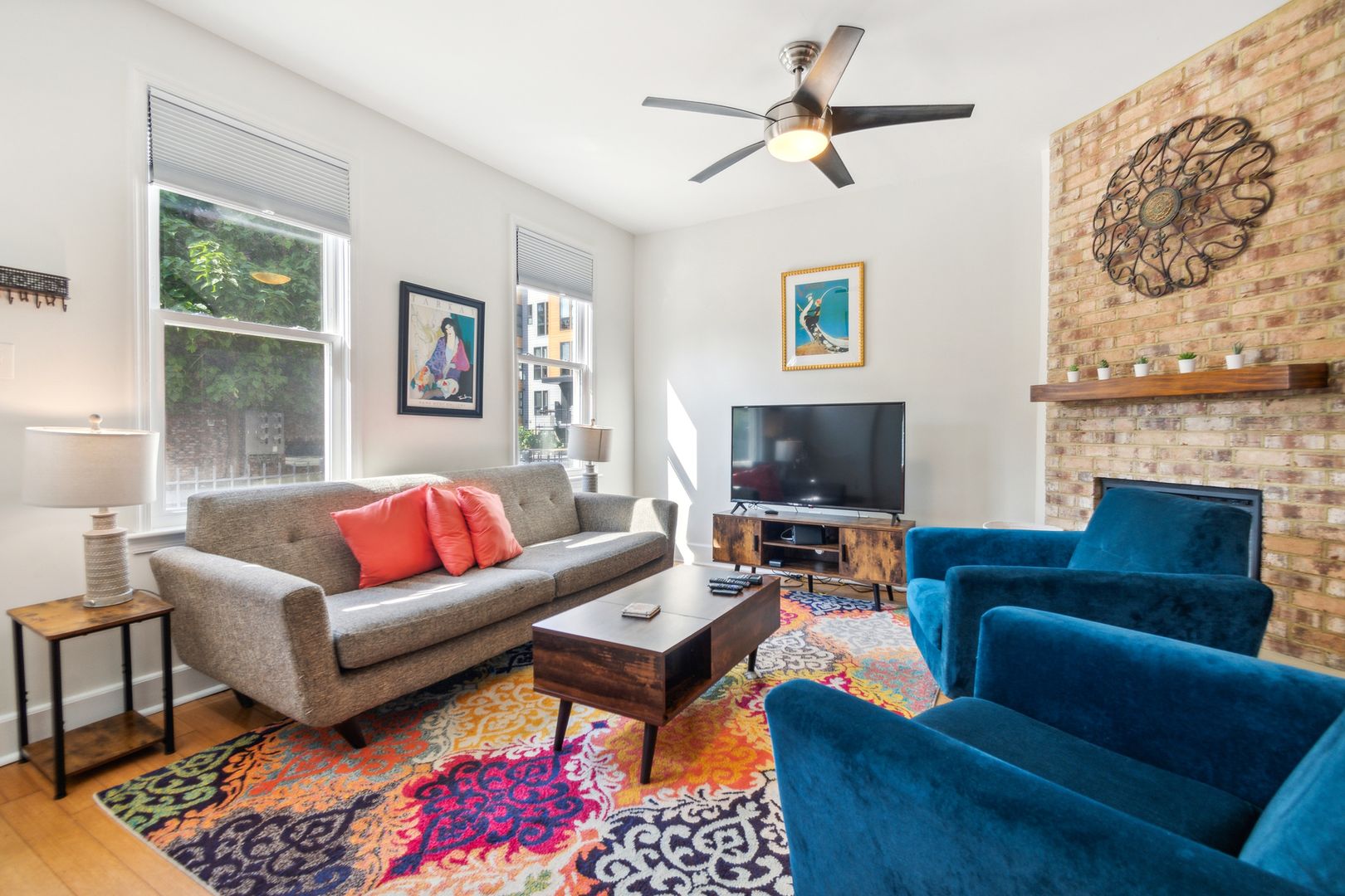 Washington Townhome: 651 16th St NE