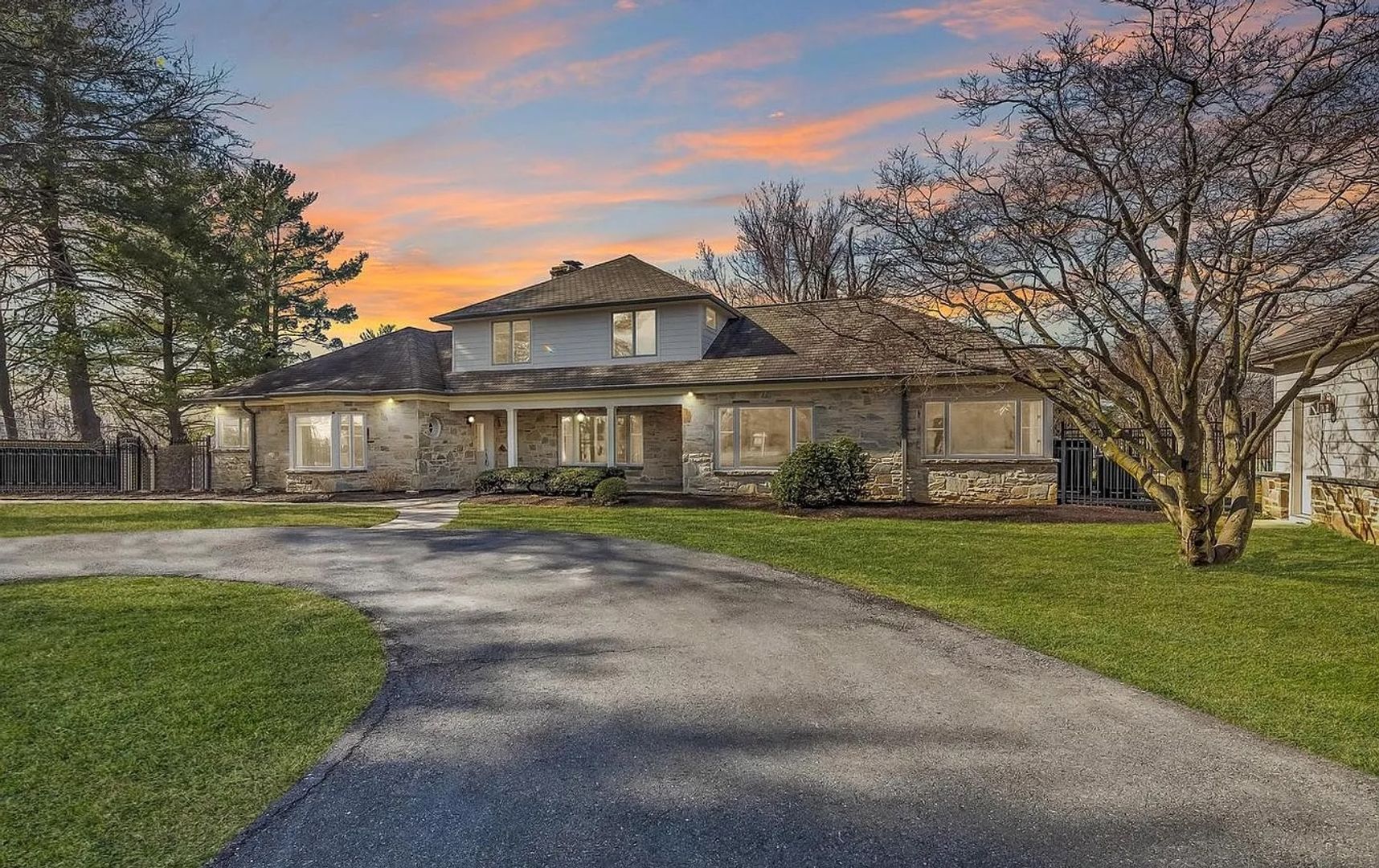 Laurel House: 8040 Leishear Rd