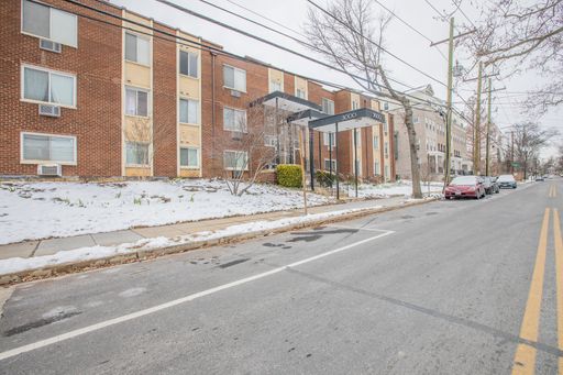 Stunning Studio Condo in Edgewood! – photo 1