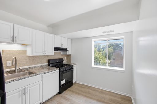 Inviting 1 BR/1 BA Apartment in Montgomery Village!