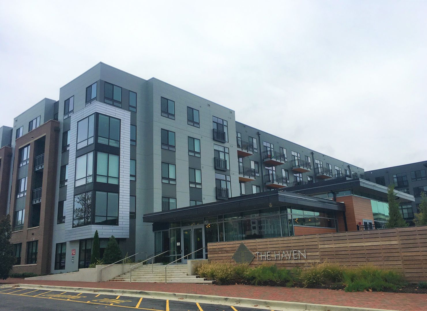 Oxon Hill Condo: 145 Riverhaven Dr