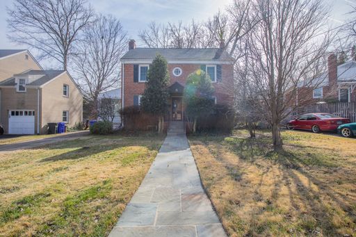 Charming 3 BR/2 BA Single-Family Home in Silver Spring! – photo 1