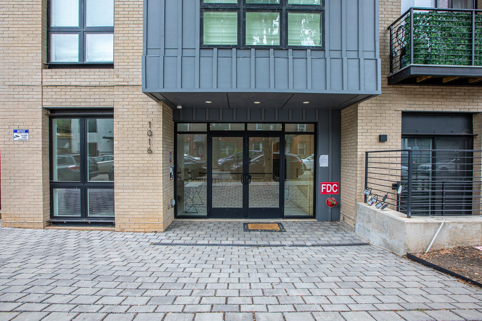 Washington Condo: 1016 17th Pl NE