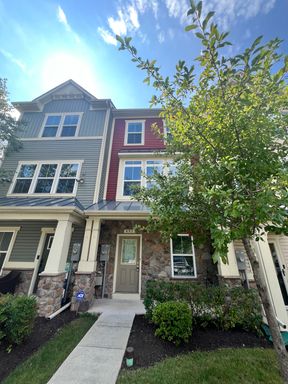 3 Bedroom Townhome – 693 Ravenwood Dr, Glen Burnie, MD 21060