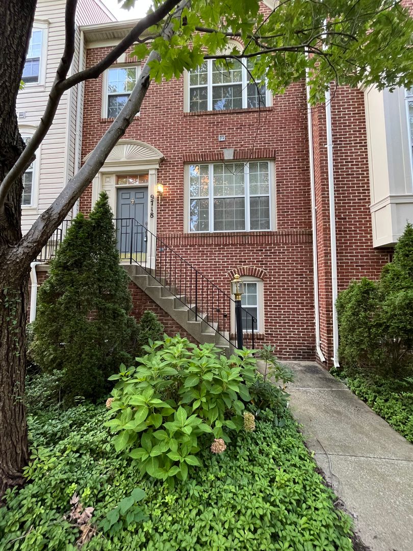 Gaithersburg Townhome: 9718 Athletic Way
