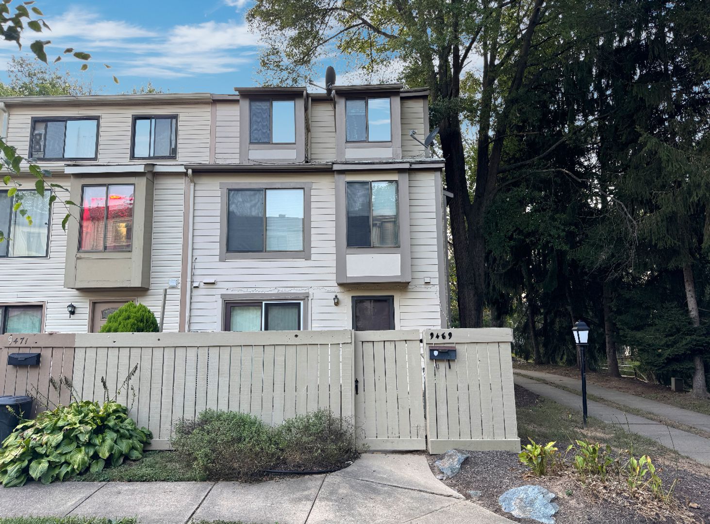 Montgomery Village House: 9469 Chadburn Place