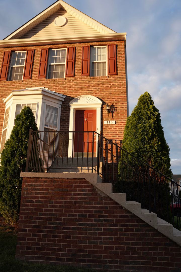 Glen Burnie House: 116 Heather Stone Way