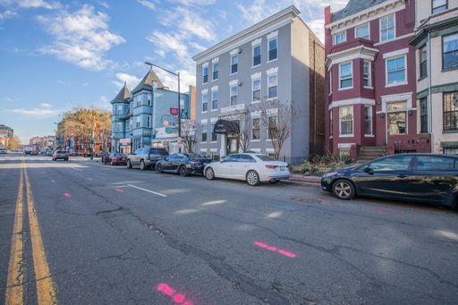 Lovely 1 BR/1 BA Condo in Dupont Circle! – photo 1