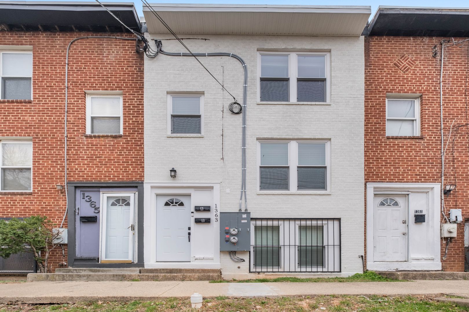 Washington Apartment: 1363 Morris Road SE