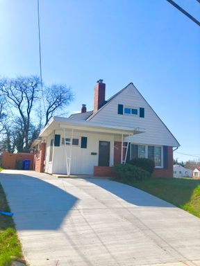 Beautiful 4 BR/2 BA Single Family Home in Silver Spring! – photo 1