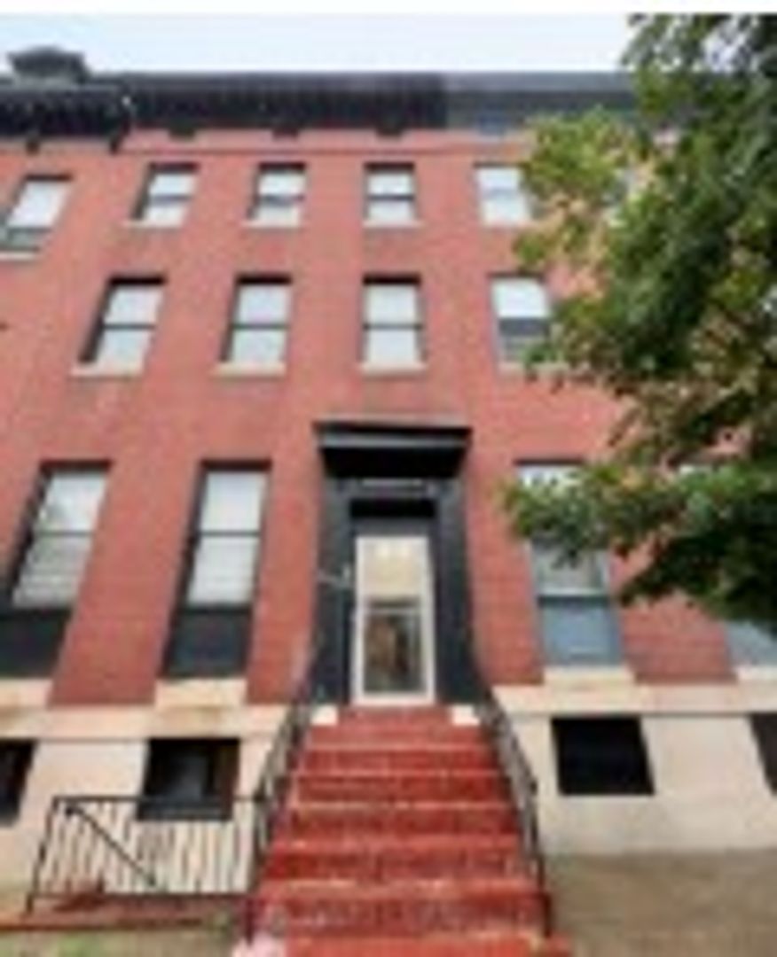 Baltimore Apartment: 816 Park Ave