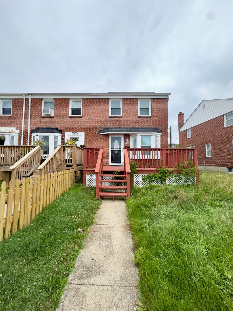 Dundalk Townhome: 1922 Ewald Ave