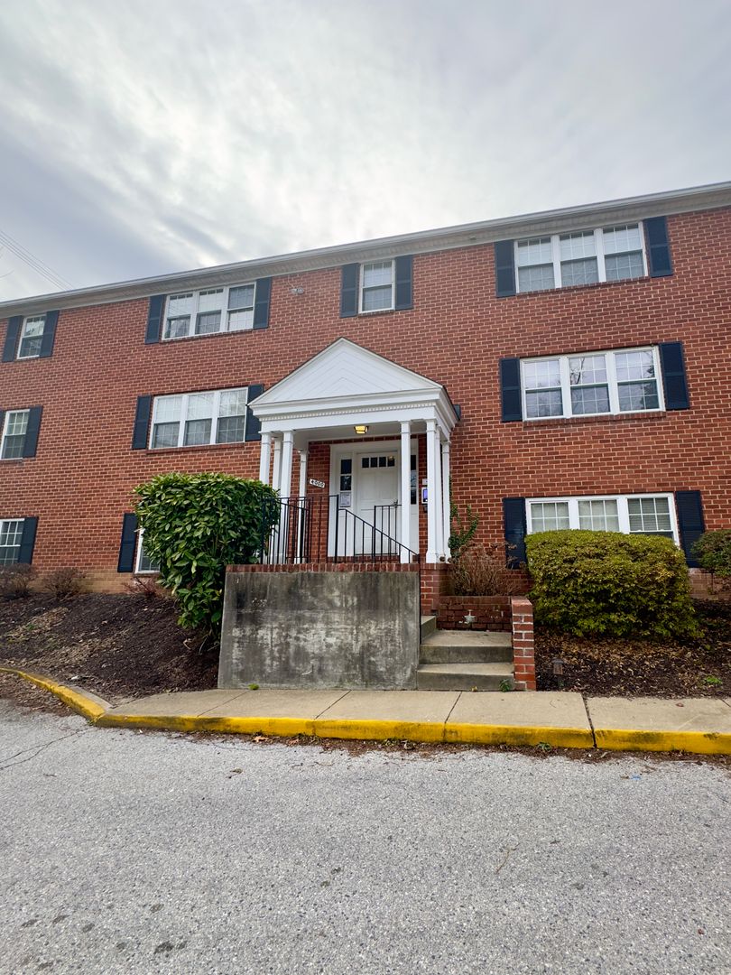 Baltimore Apartment: 4000 - 4014 Linkwood Road