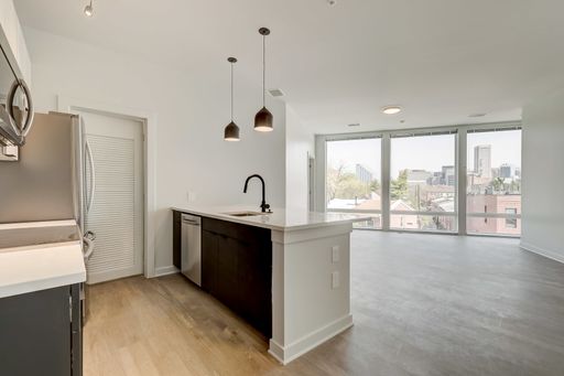 Charming 2Bed/2Ba Apartment in Historic Fed Hill – photo 1
