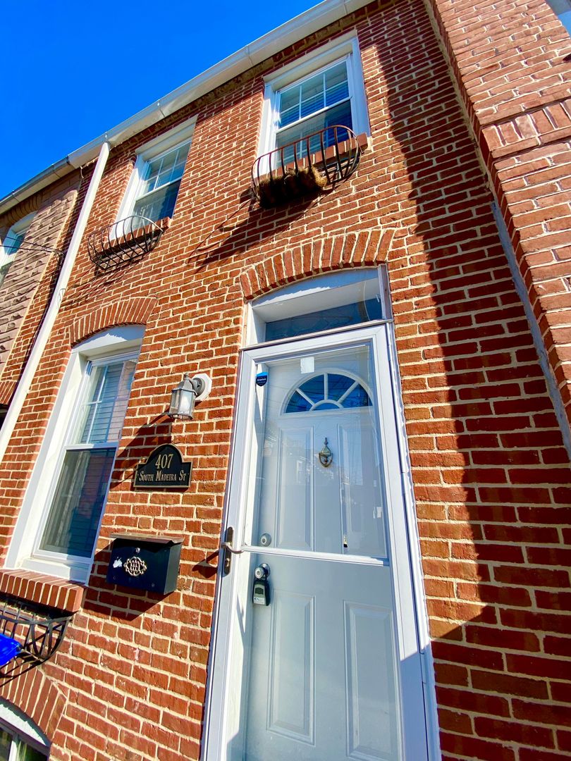 Baltimore Townhome: 407 S Madeira St