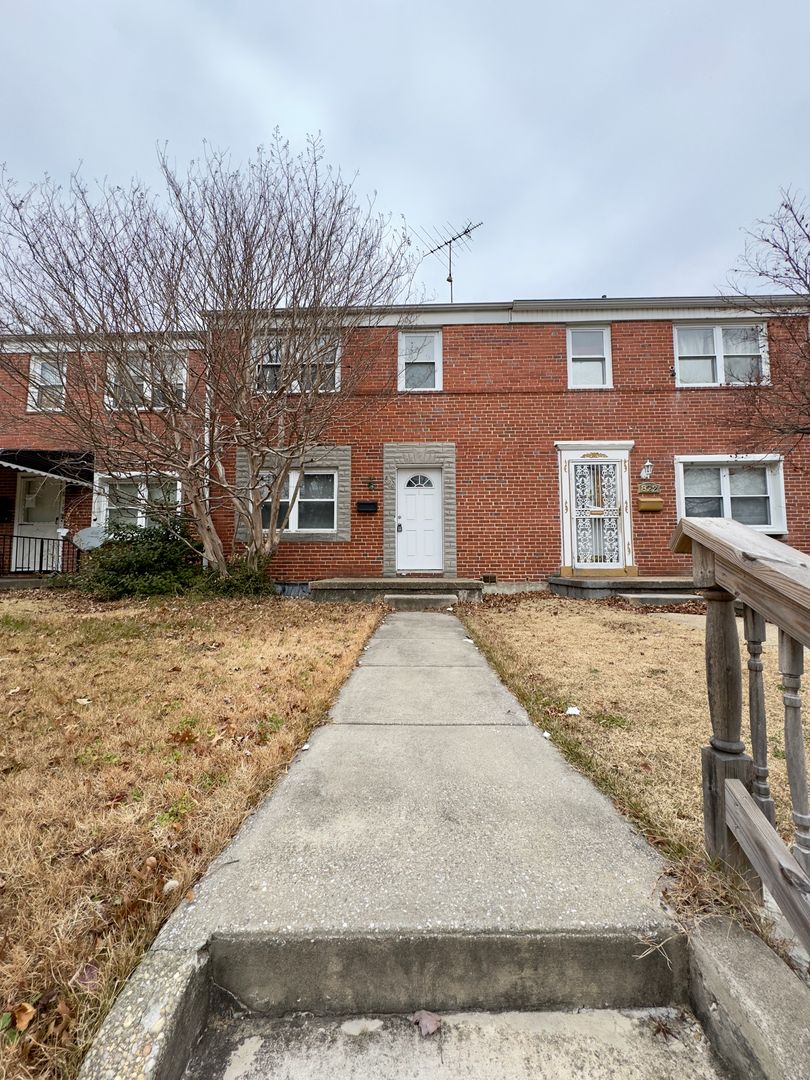 Baltimore Townhome: 820 Bradhurst Rd