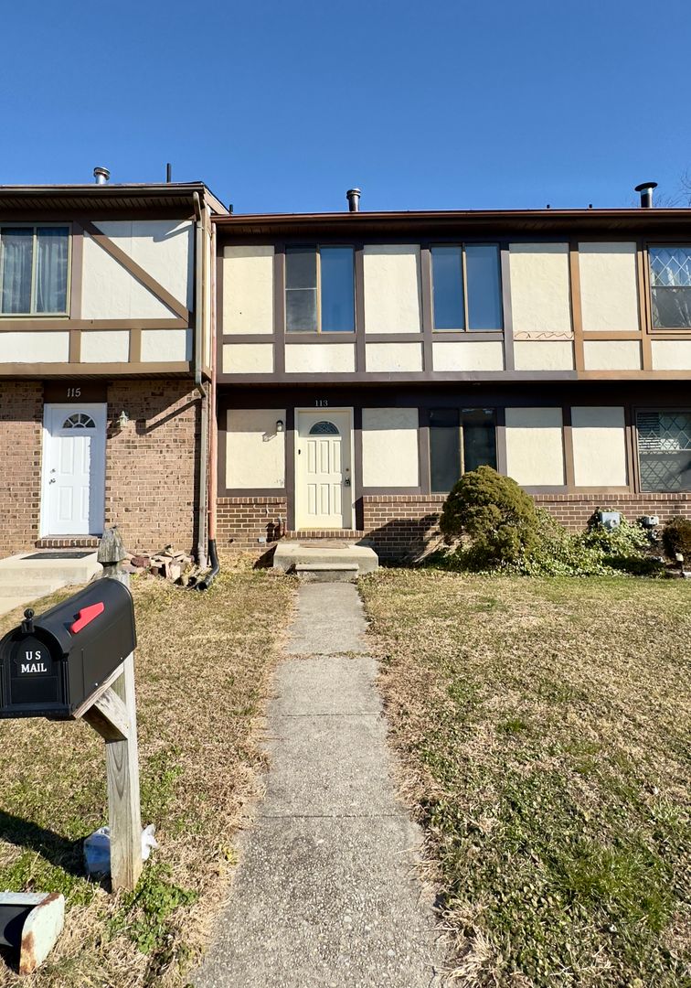 Baltimore Townhome: 113 Bourbon Ct