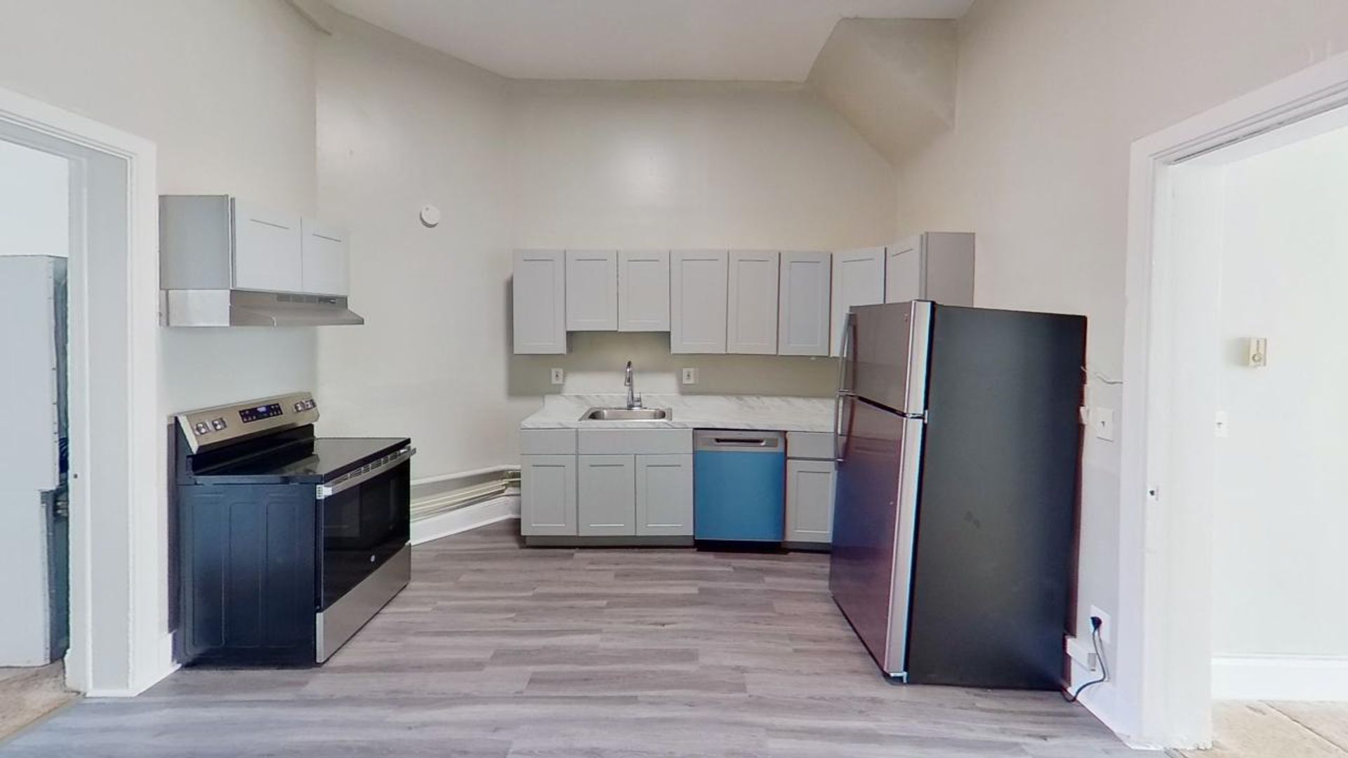 Baltimore Apartment: 38 W Biddle Street