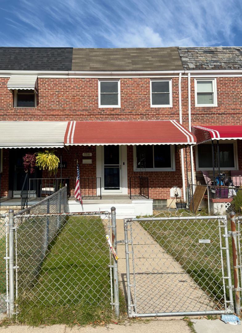 Dundalk Townhome: 7716 Wynbrook Rd