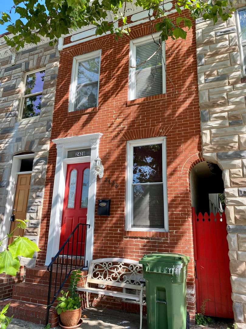 Baltimore Townhome: 2428 Fleet St