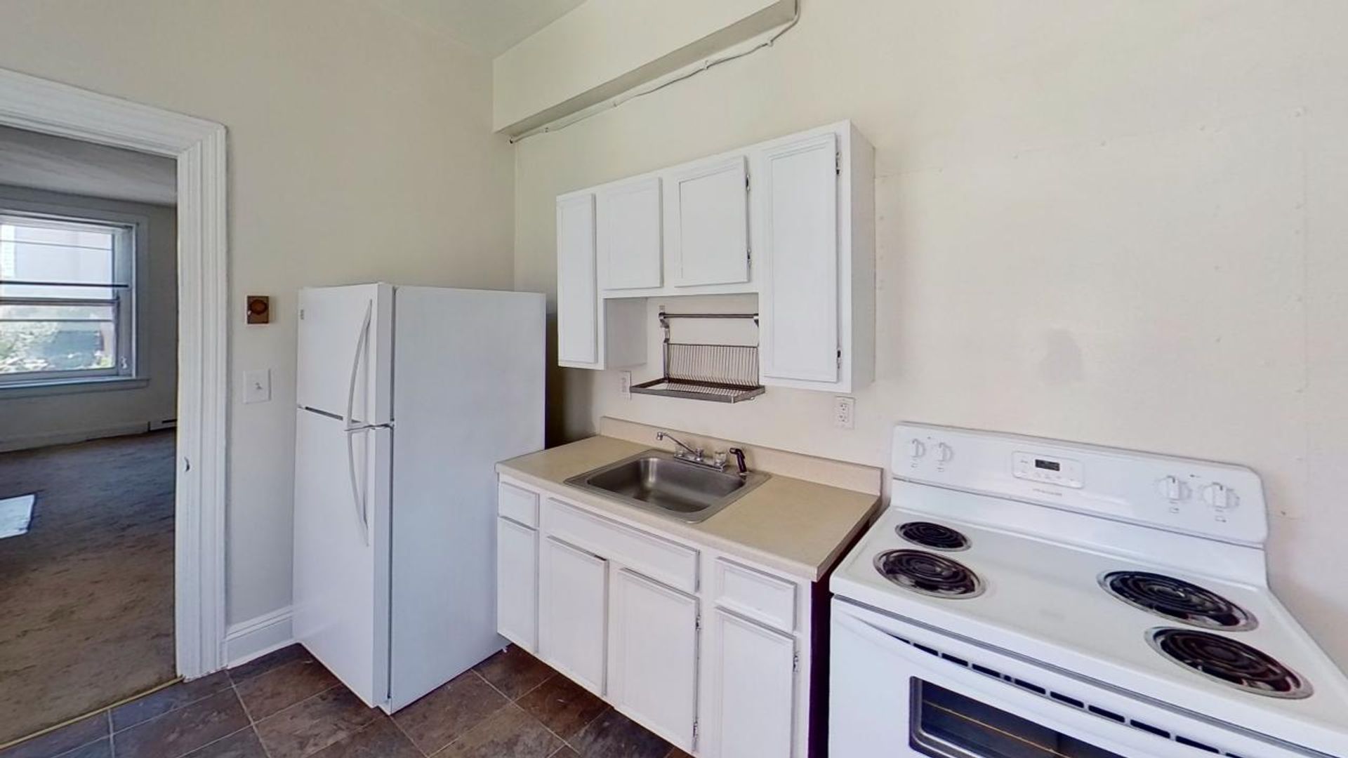 Baltimore Apartment: 38 W Biddle Street