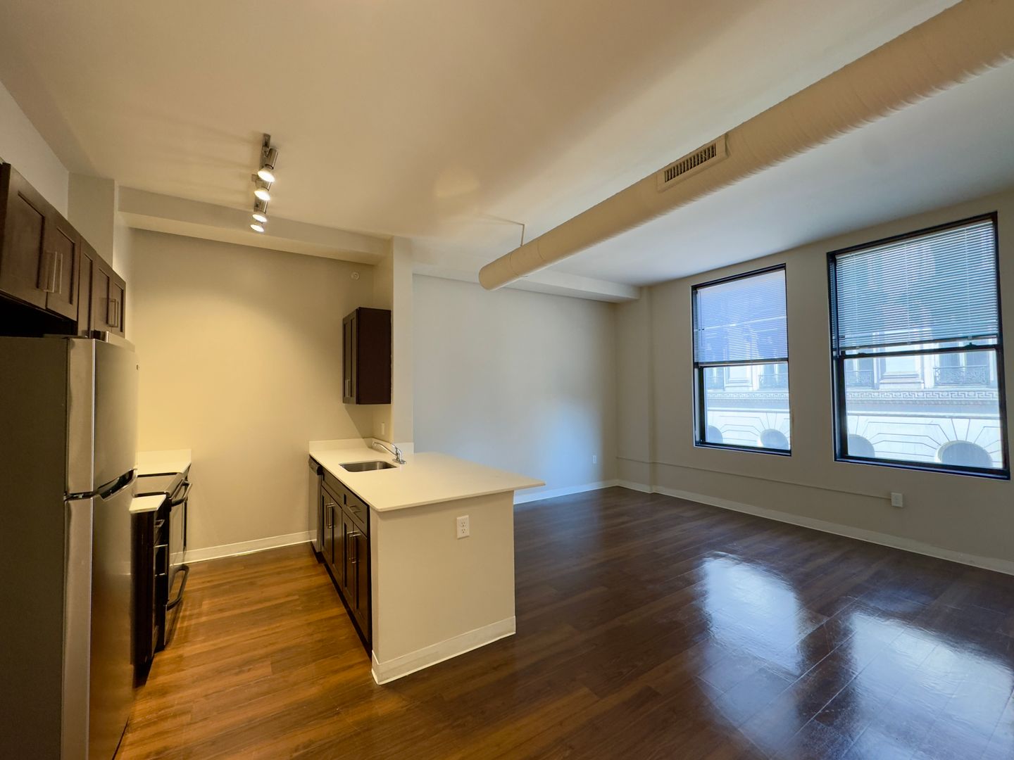 Baltimore Apartment: 10 N Calvert St