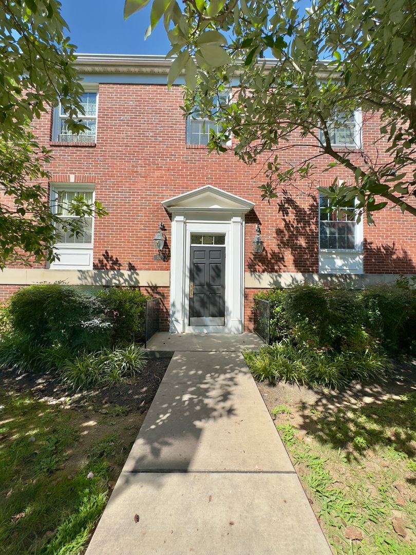 Baltimore House: 321 Homeland Southway - 1B