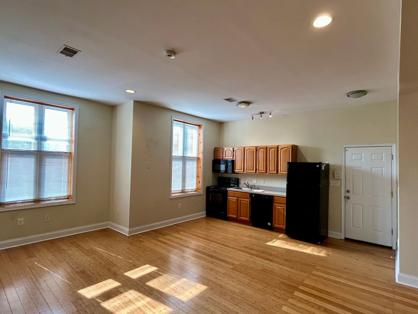 Baltimore Apartment: 2401 Brookfield Ave