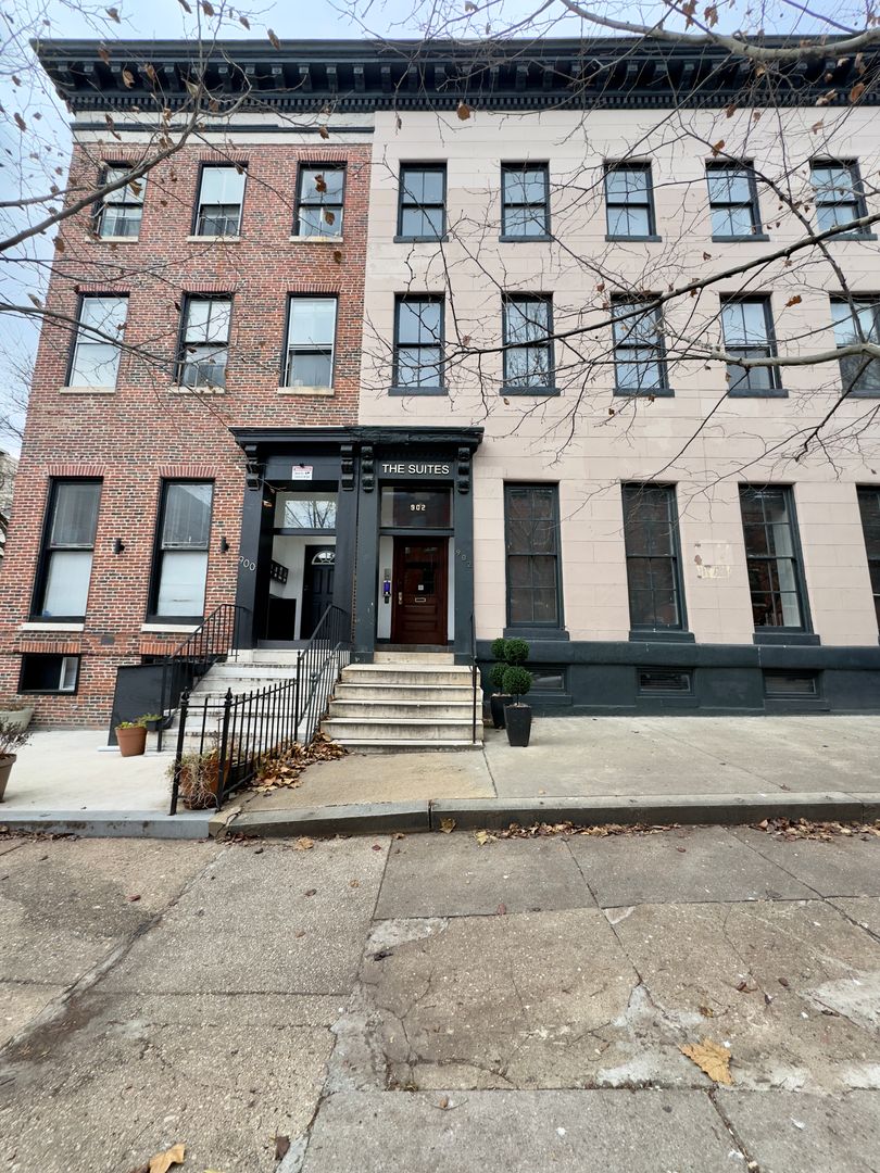 Baltimore Apartment: 902-904 St Paul St