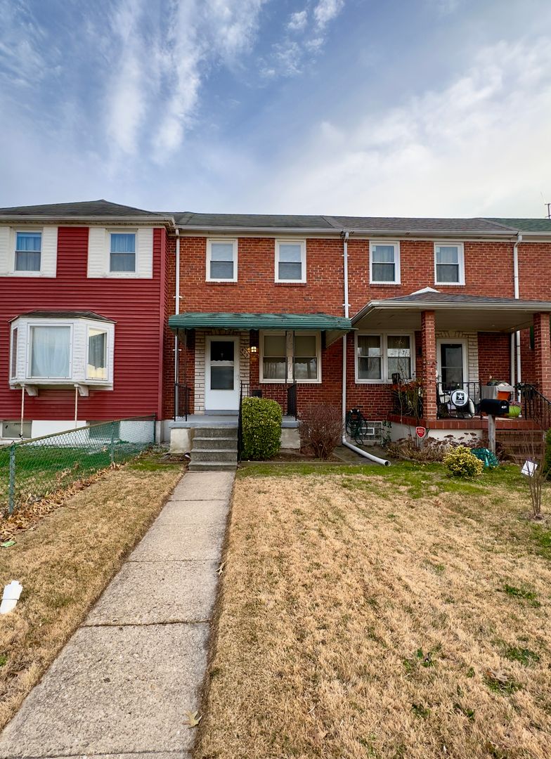 Dundalk Townhome: 429 Oakwood Rd