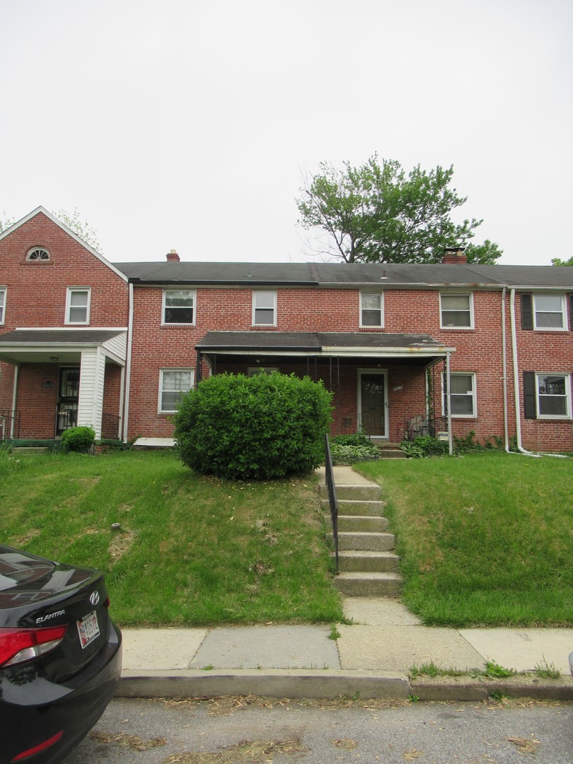 Baltimore Townhome: 1419 Winston Ave