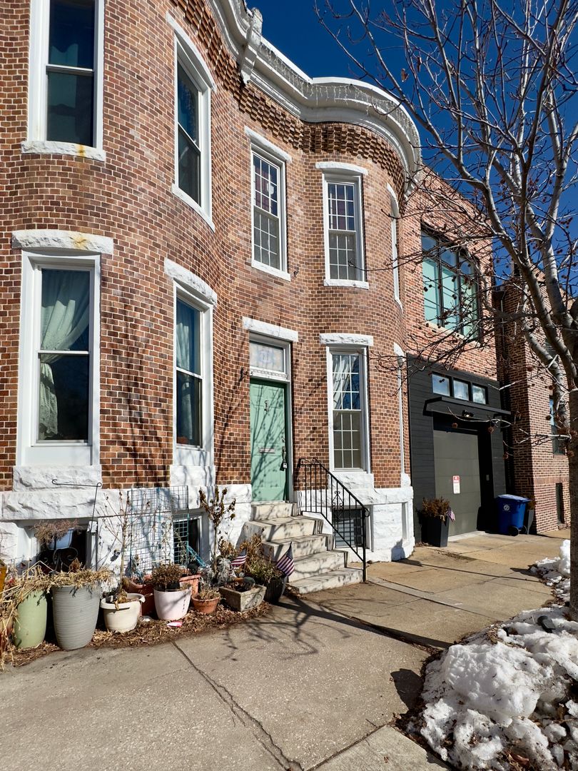 Baltimore Townhome: 436 E Randall St