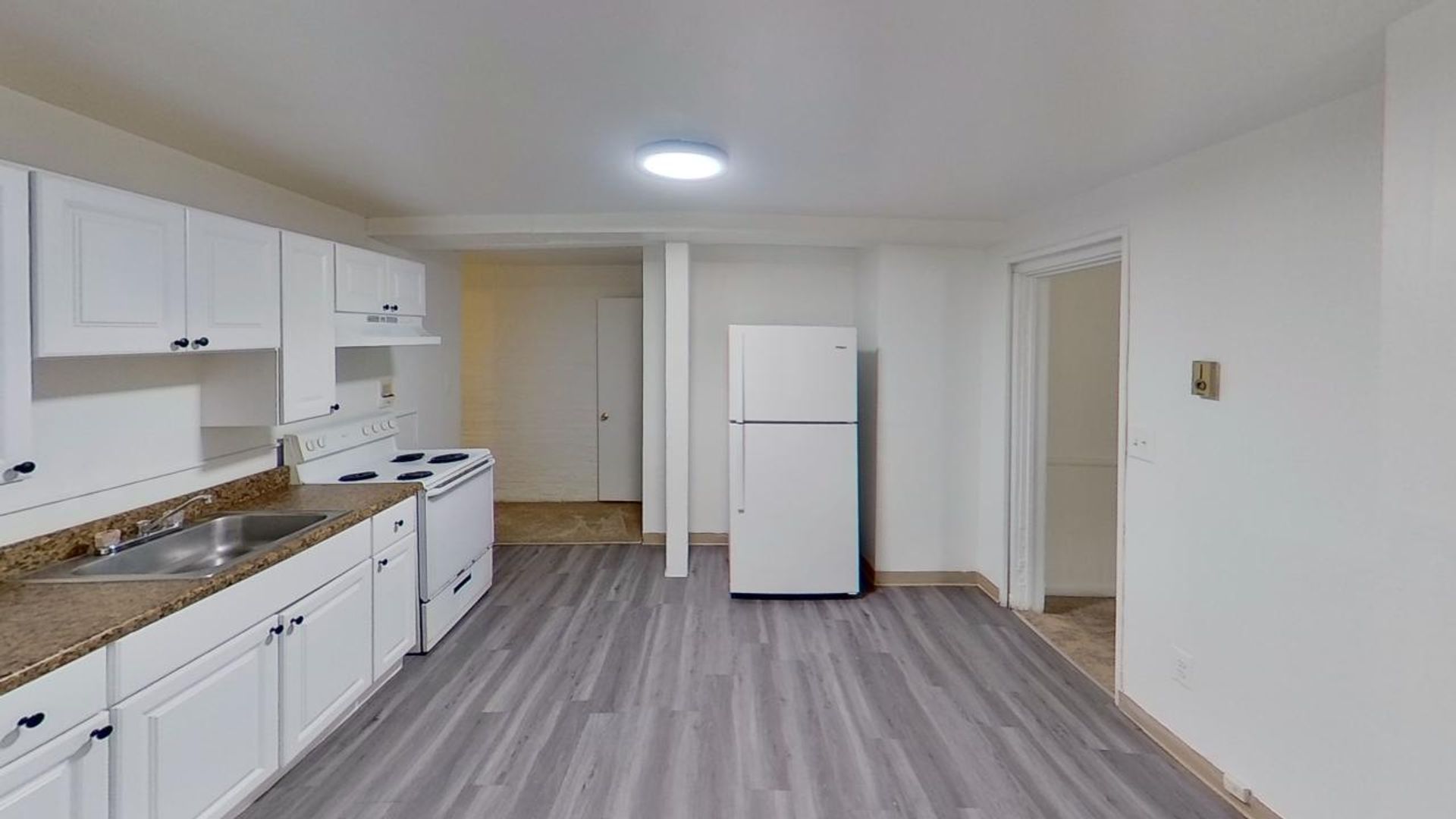 Baltimore Apartment: 38 W Biddle Street