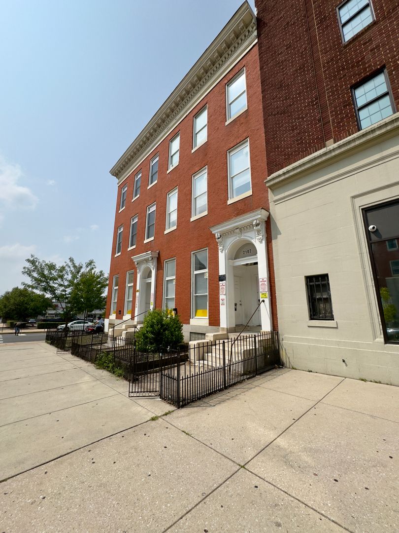Baltimore Apartment: 2100-2102 Maryland Ave