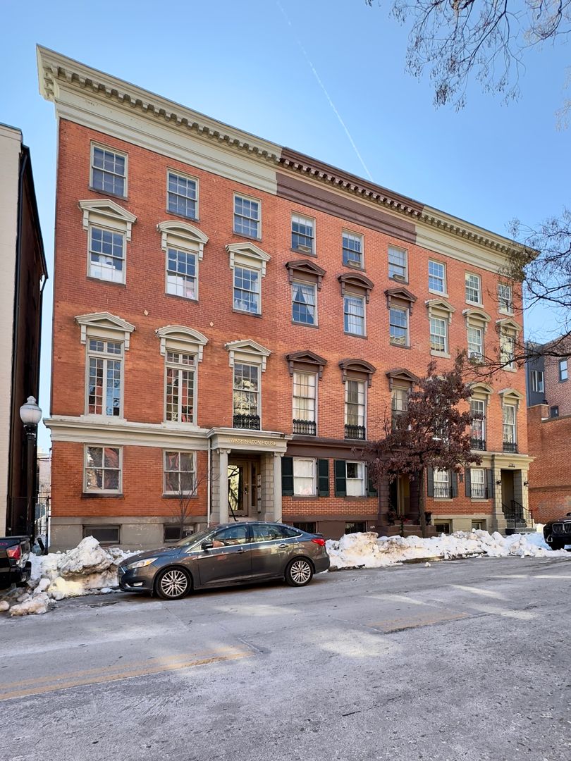 Baltimore Apartment: 13 E Read St