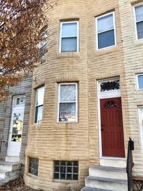 Charming 3BD/1BA Townhome in Hampden with Back Porch & Fenced Yard! – photo 1